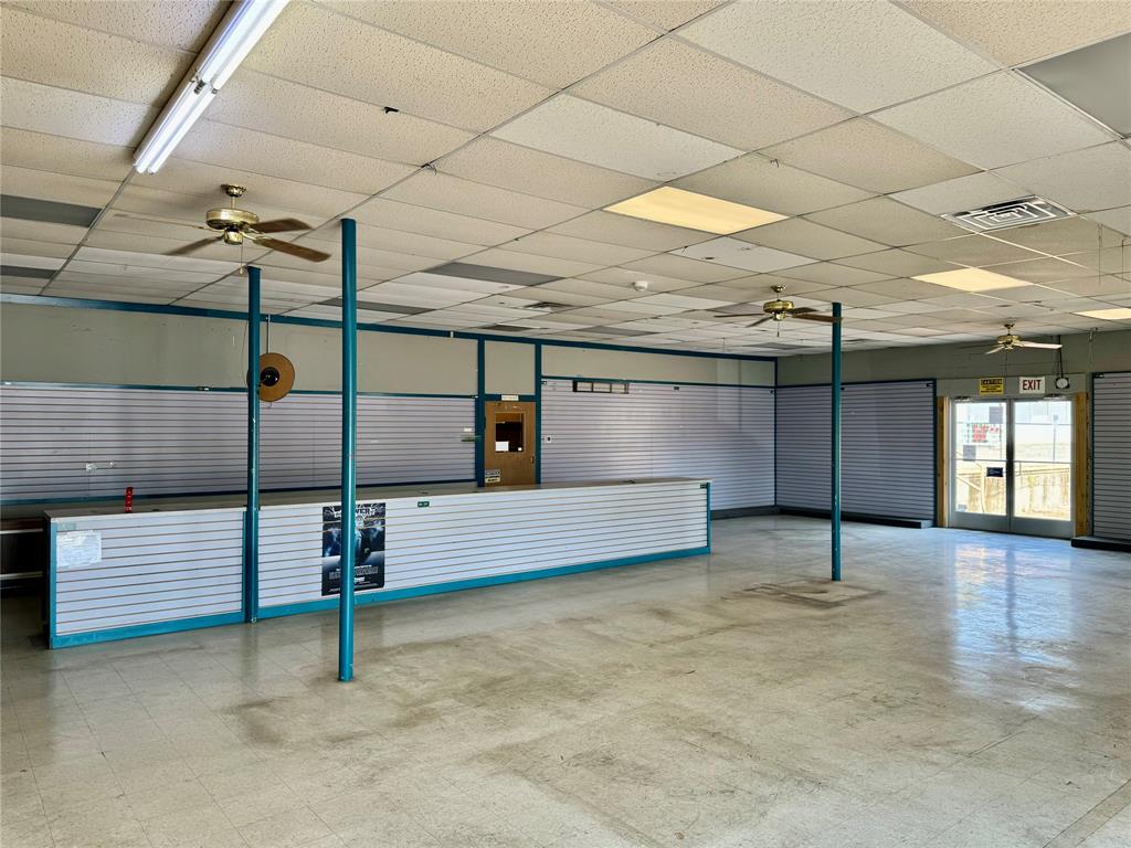 900 Bonham Street Property Photo 6