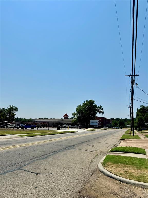 900 Bonham Street Property Photo 13