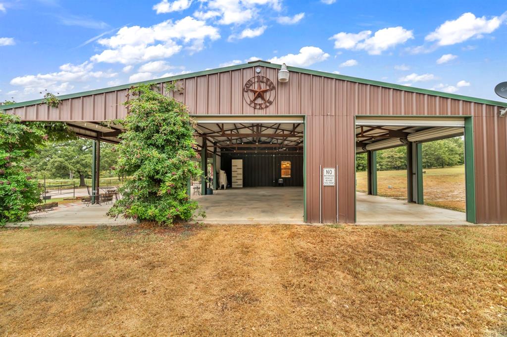 5515 Ne County Road 3130 Property Photo 1