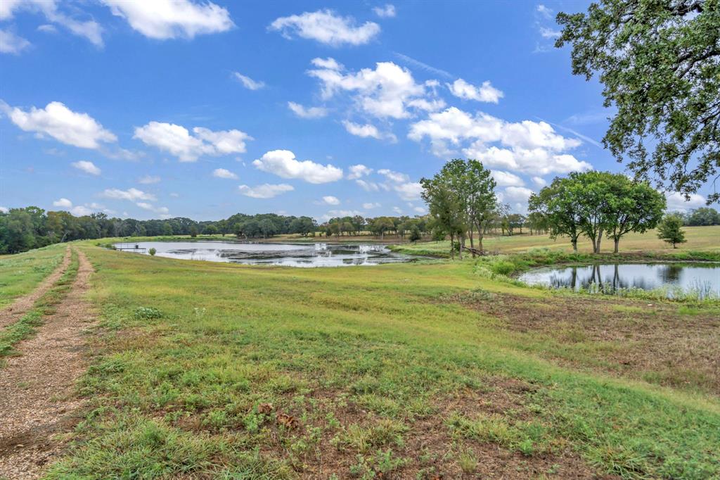5515 Ne County Road 3130 Property Photo 5