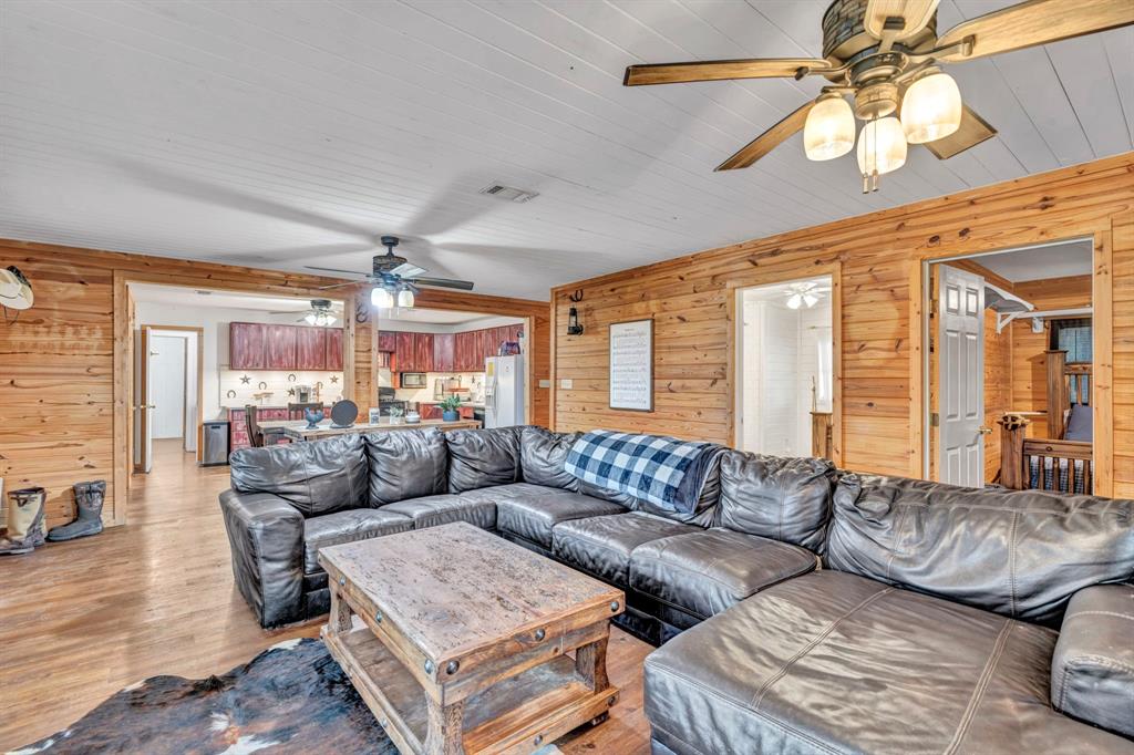 5515 Ne County Road 3130 Property Photo 12