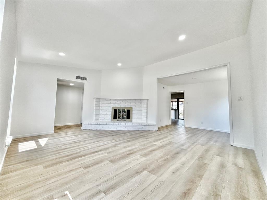 8813 Westfield Drive Property Photo 2