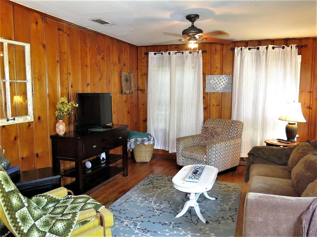 329 Dalzell Street Property Photo 3