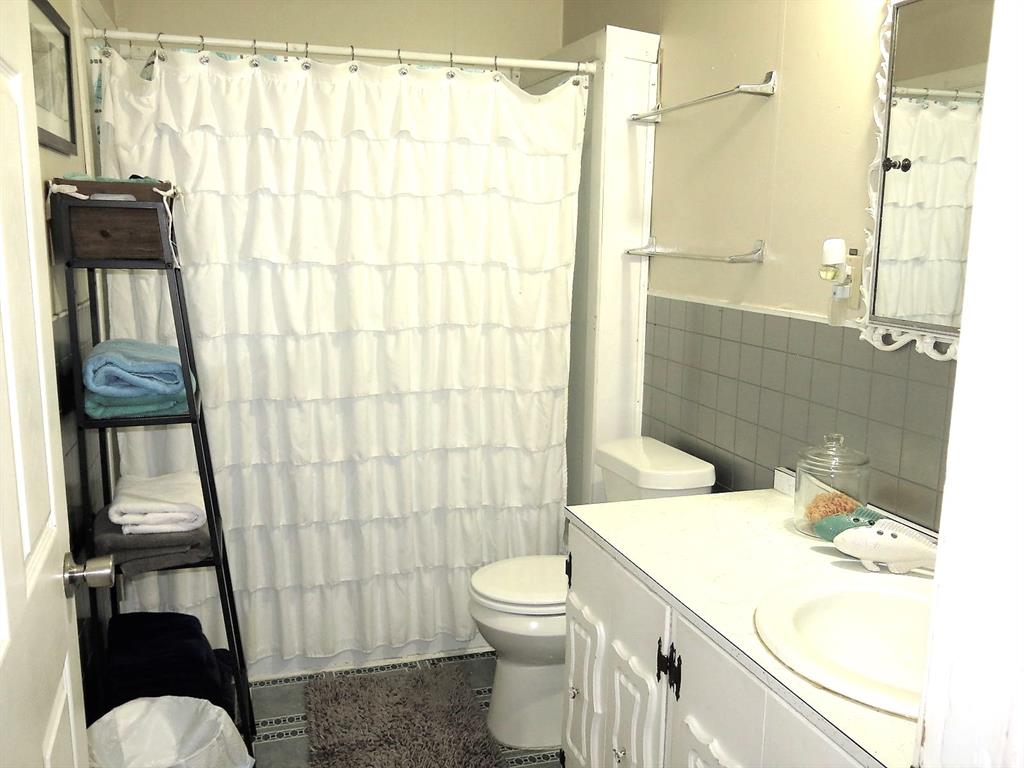 329 Dalzell Street Property Photo 13