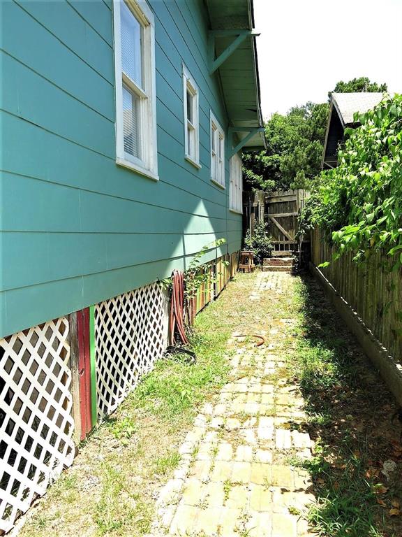 329 Dalzell Street Property Photo 20