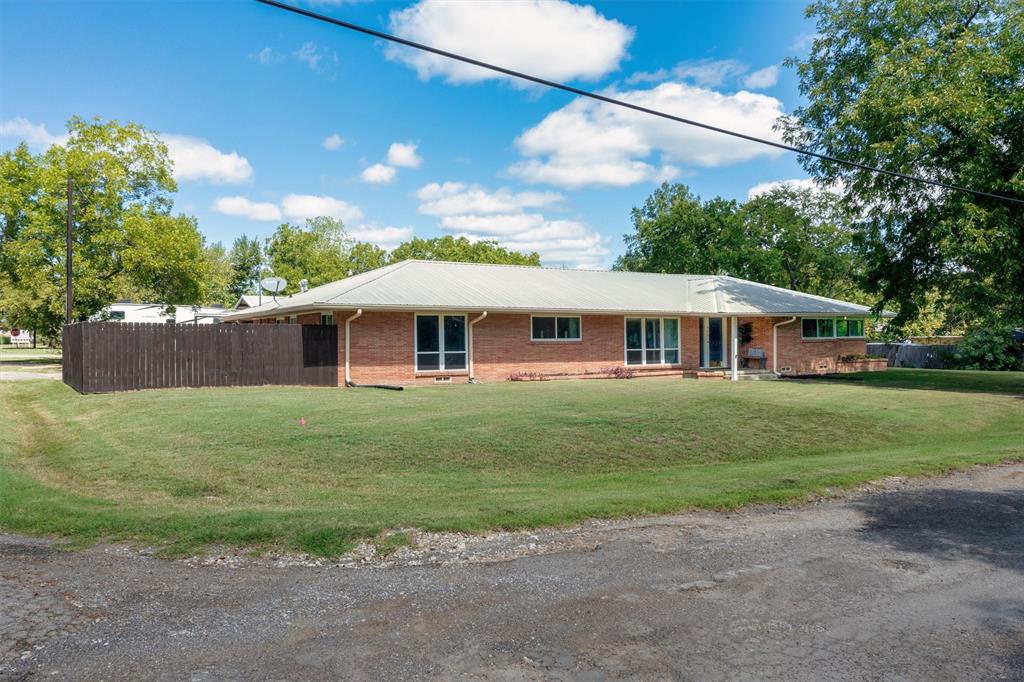 406 W Dallas Street Property Photo 6