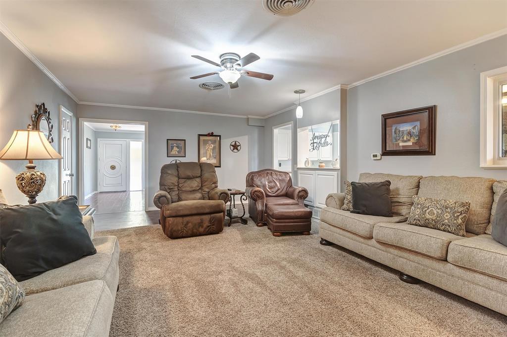 406 W Dallas Street Property Photo 16