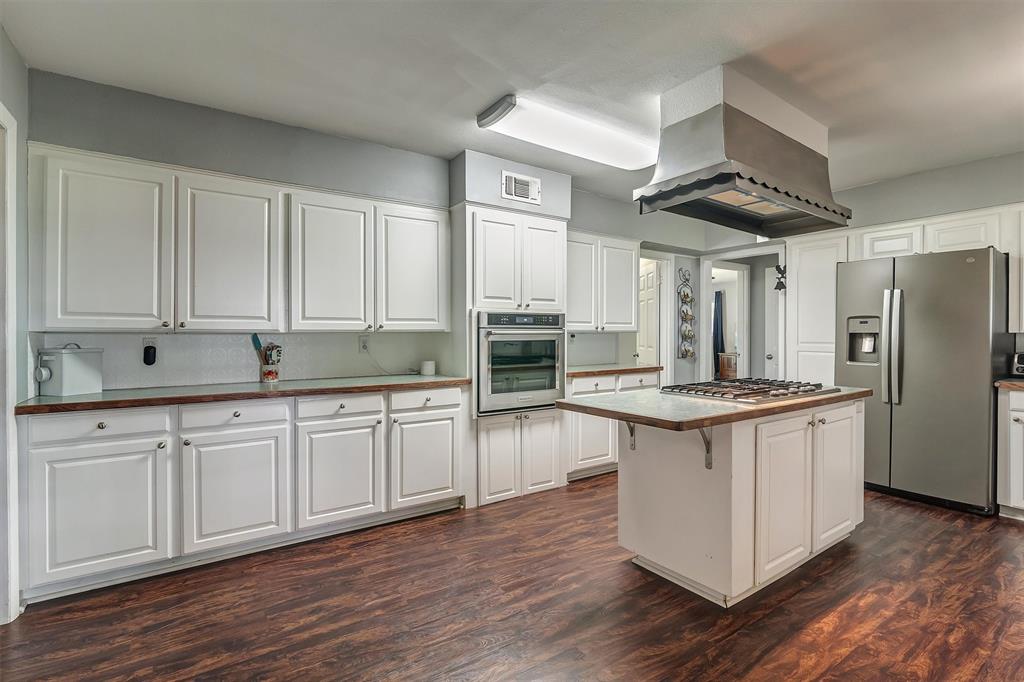 406 W Dallas Street Property Photo 18