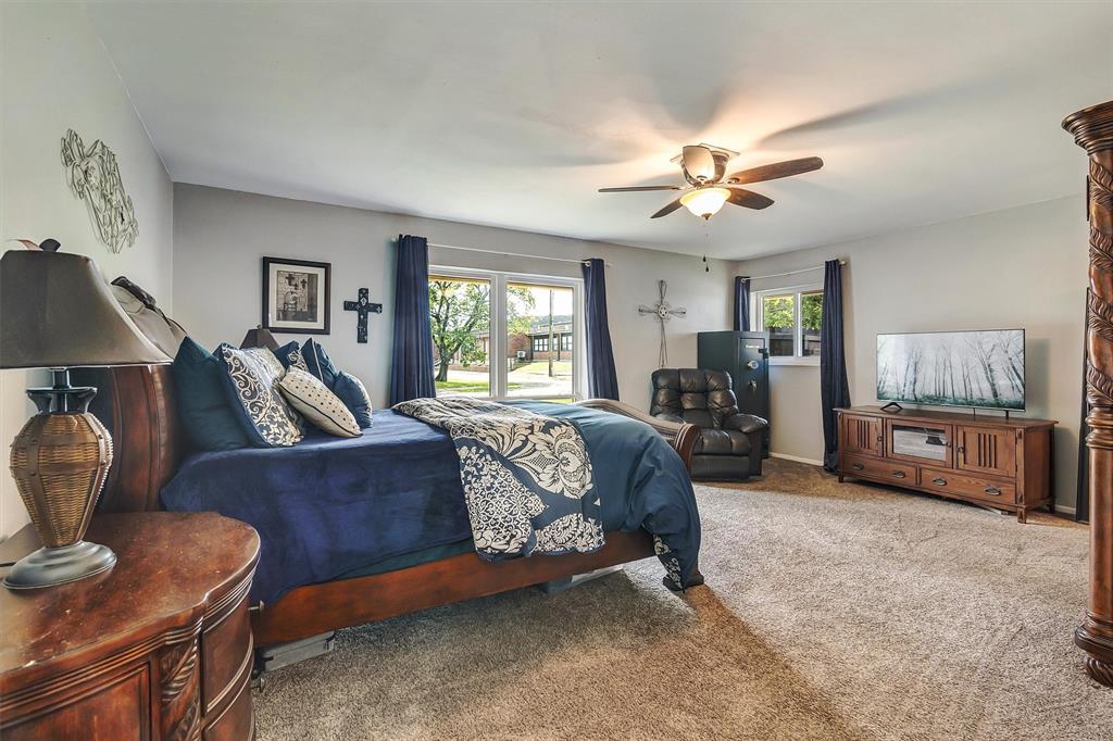 406 W Dallas Street Property Photo 22