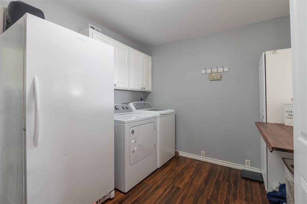406 W Dallas Street Property Photo 30