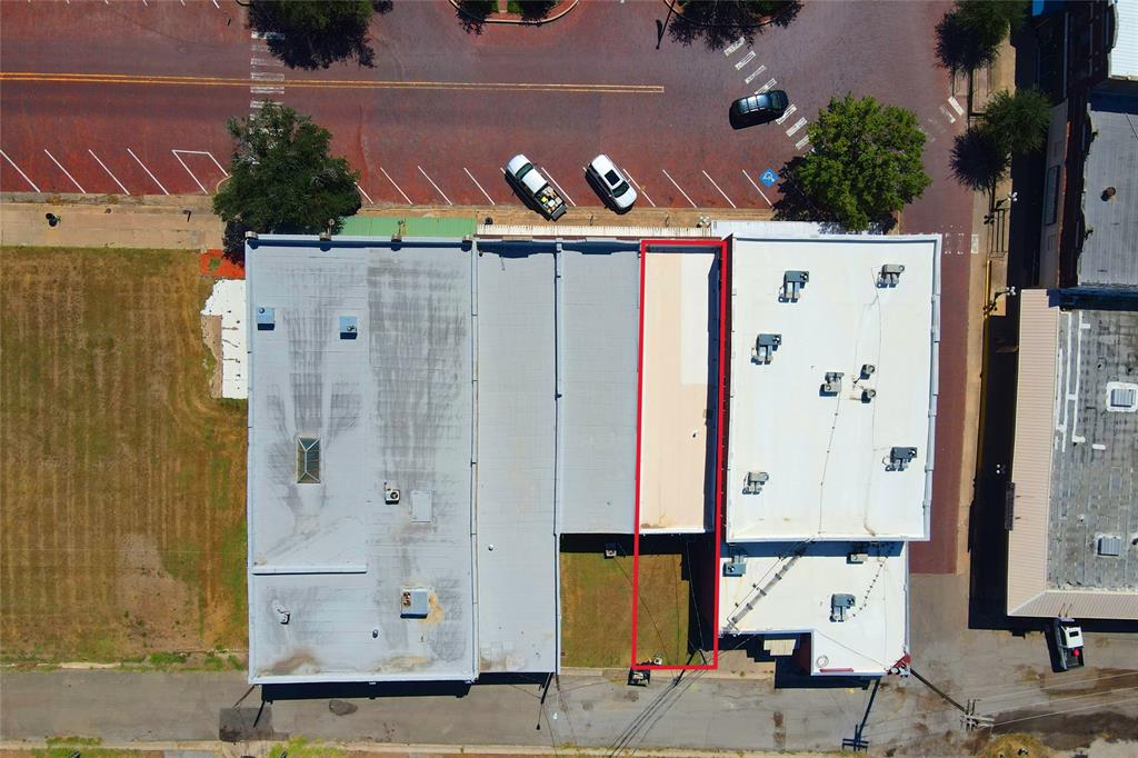 1222 Main Street Property Photo 4