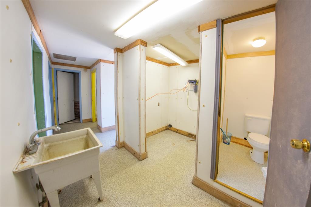 1222 Main Street Property Photo 6