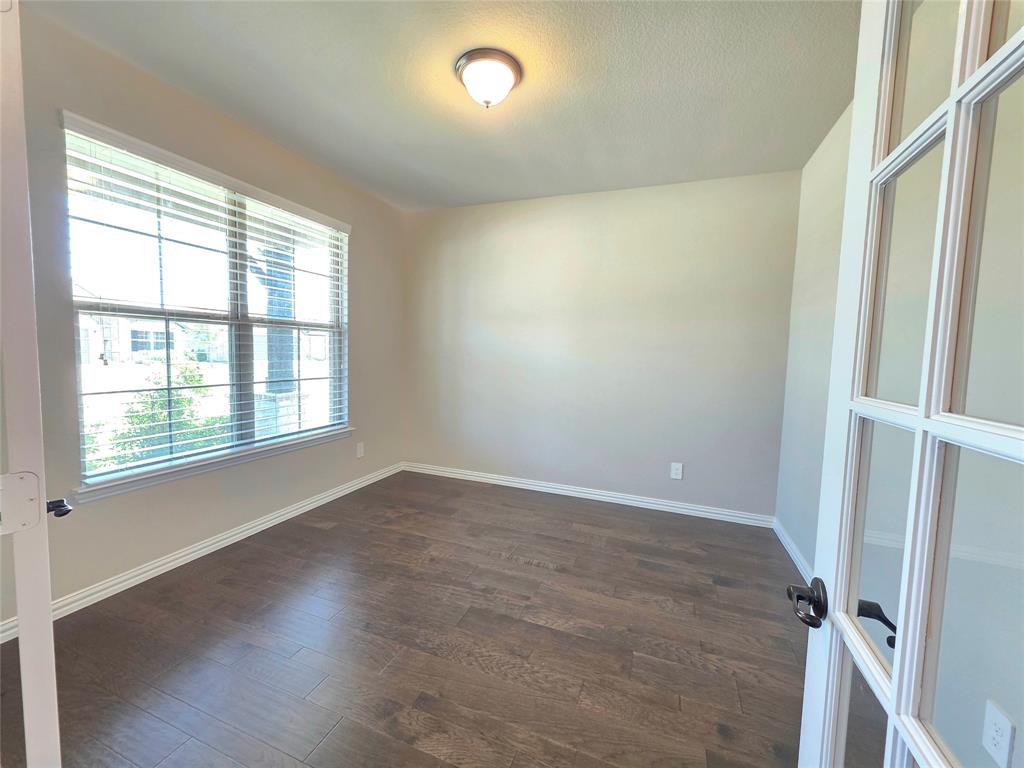 1516 Fairweather Way Property Photo 3
