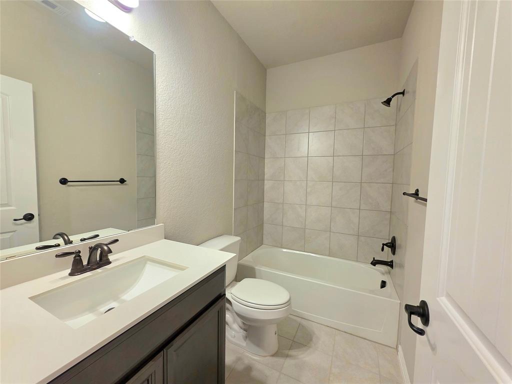 1516 Fairweather Way Property Photo 9