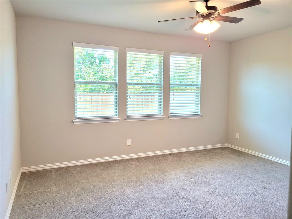 1516 Fairweather Way Property Photo 12