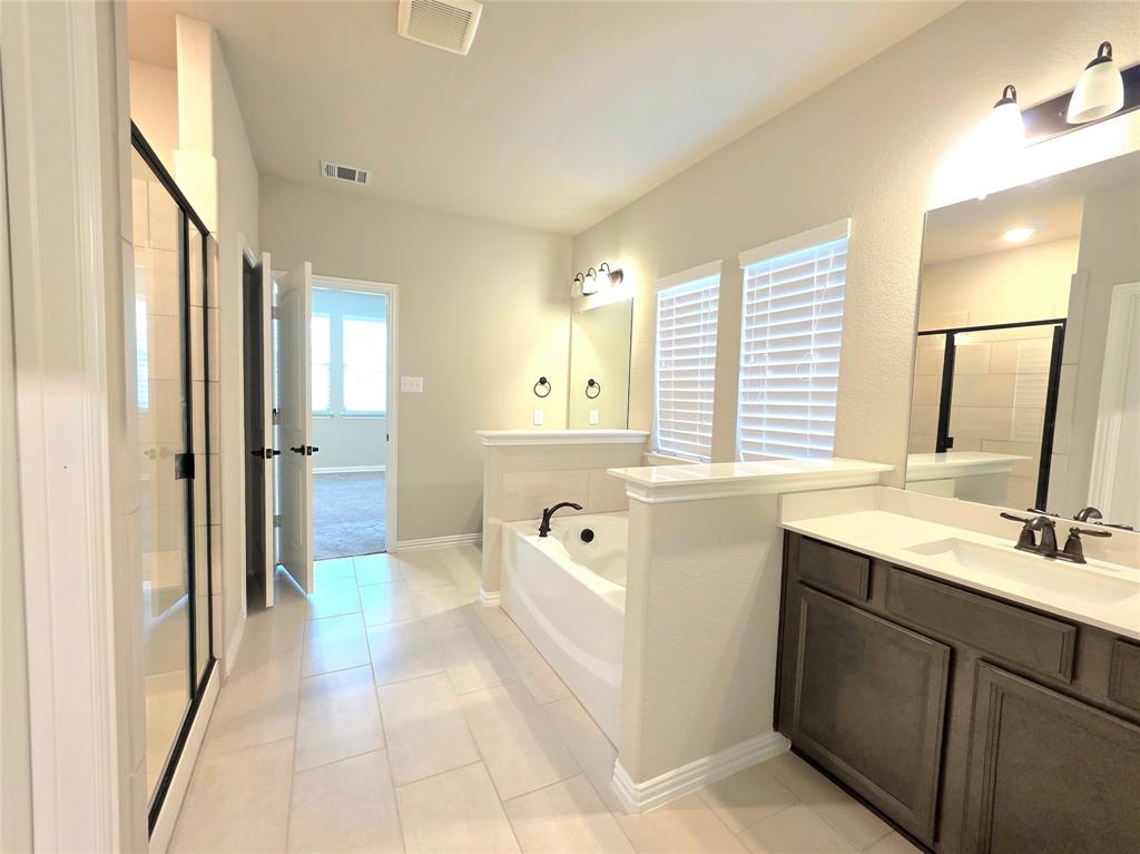 1516 Fairweather Way Property Photo 14