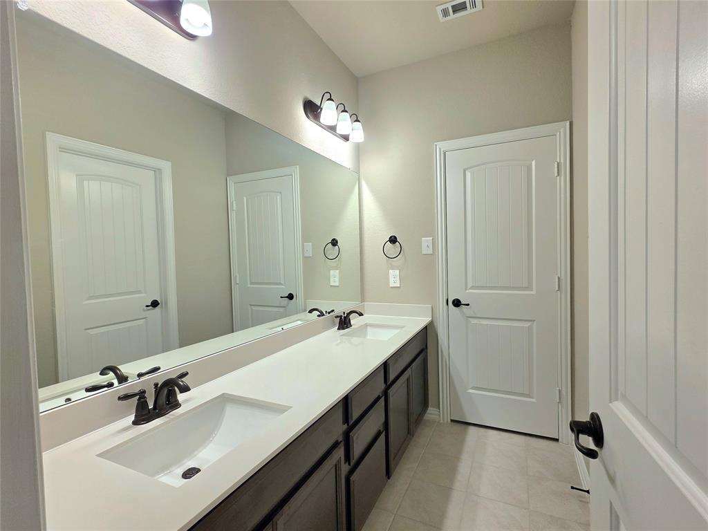 1516 Fairweather Way Property Photo 17