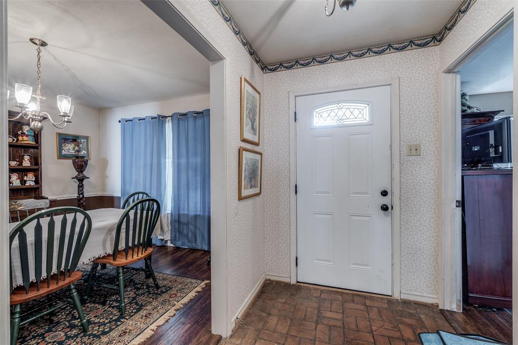 7739 Dentcrest Drive Property Photo 2