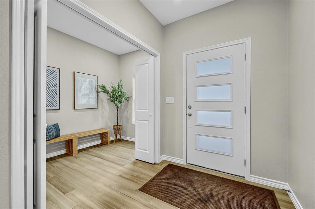 374 S Dallas Avenue Property Photo 4