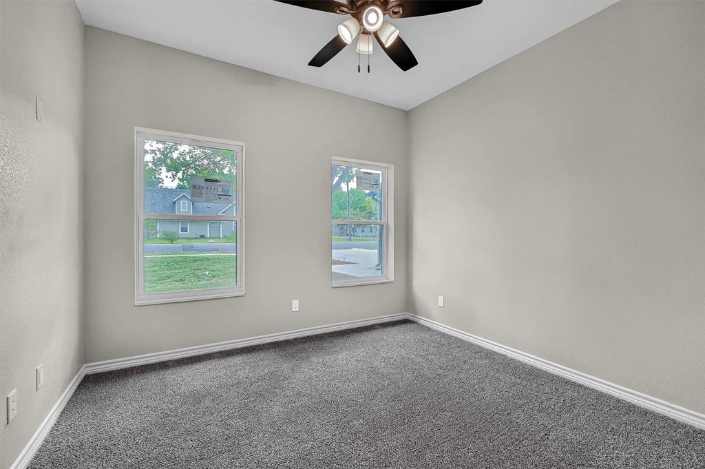 374 S Dallas Avenue Property Photo 19