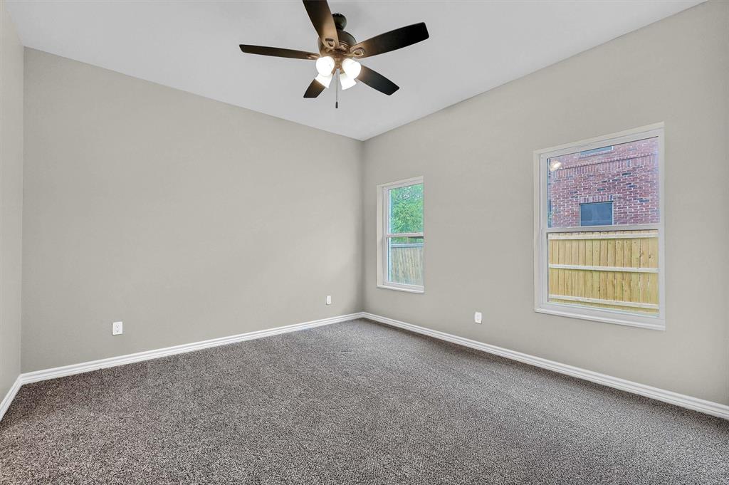 374 S Dallas Avenue Property Photo 22