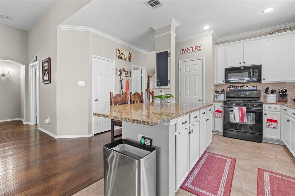 9433 Drovers View Trail Property Photo 8