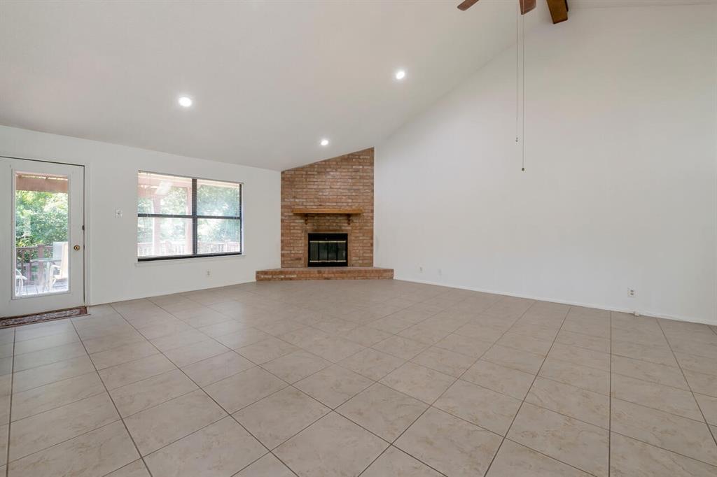 6904 Viking Drive Property Photo 4