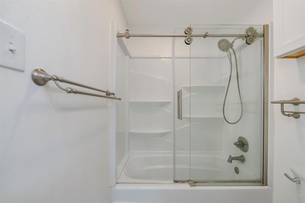 6904 Viking Drive Property Photo 14