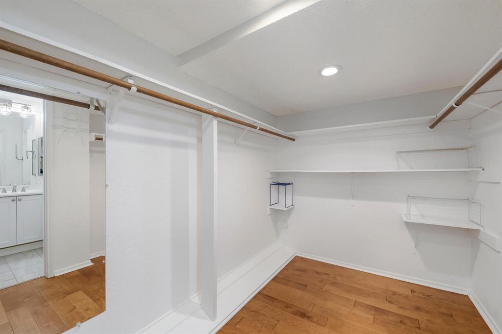 6904 Viking Drive Property Photo 15