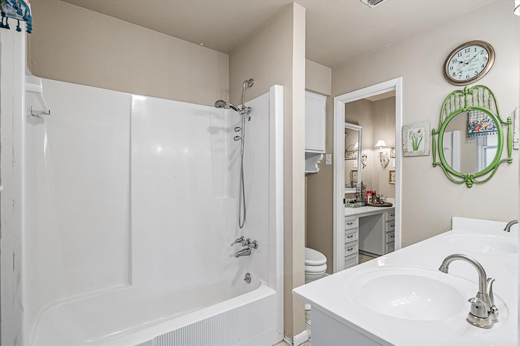 113 Granada Square Property Photo 22