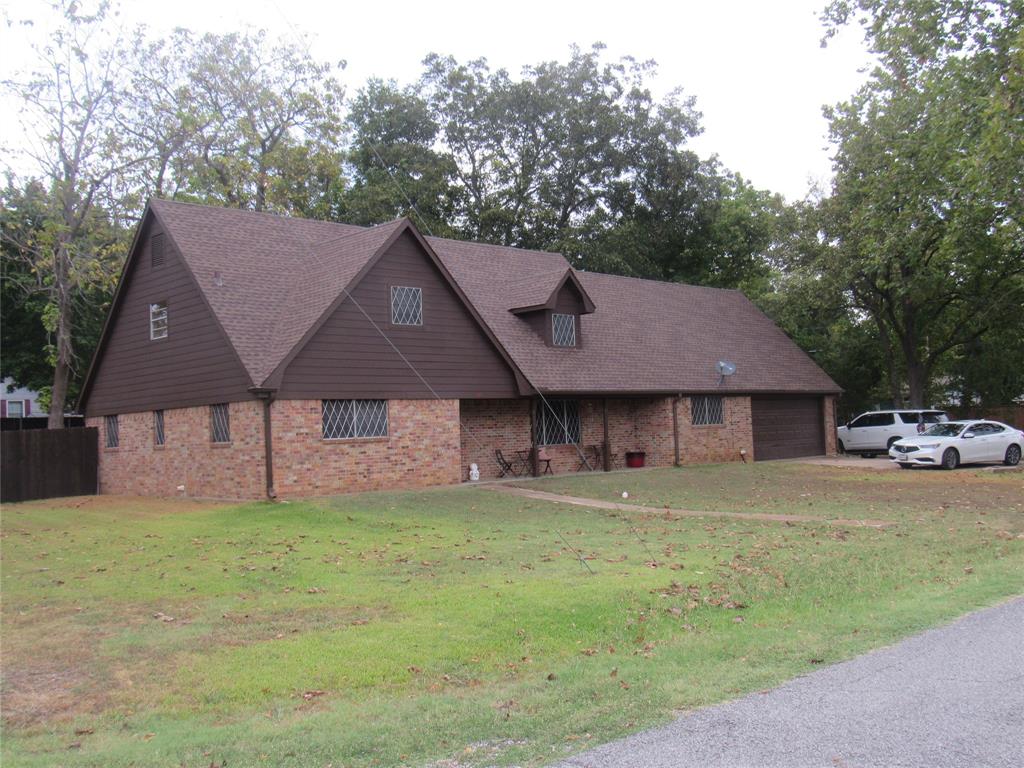 300 Thompson Street Property Photo 2