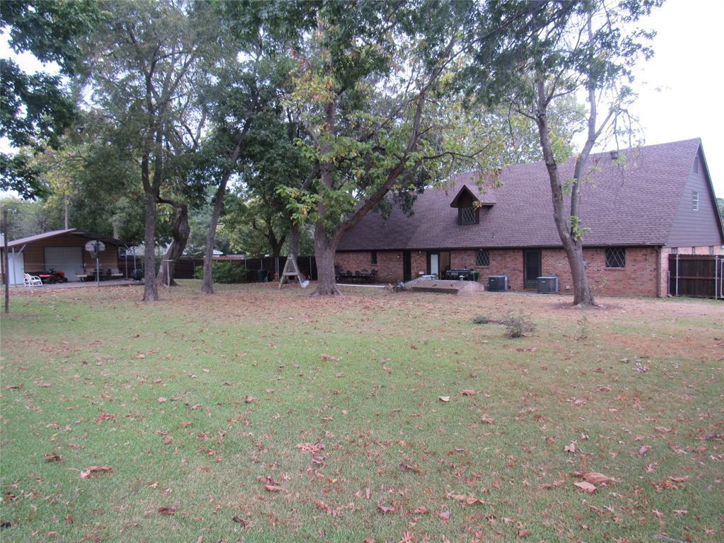 300 Thompson Street Property Photo 8