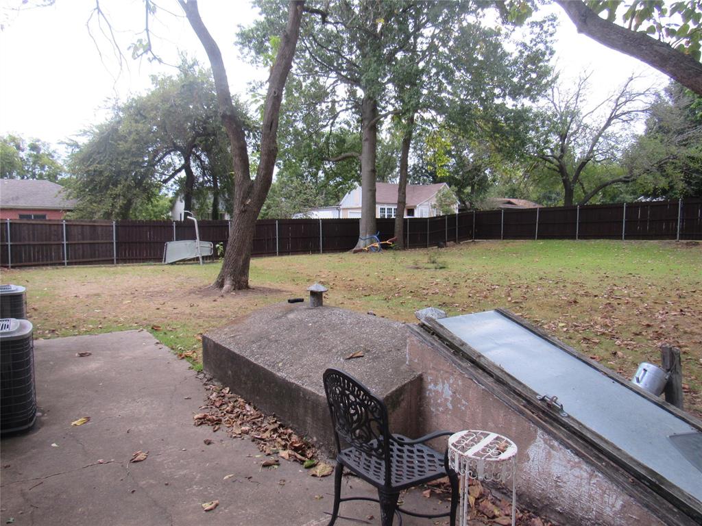 300 Thompson Street Property Photo 11