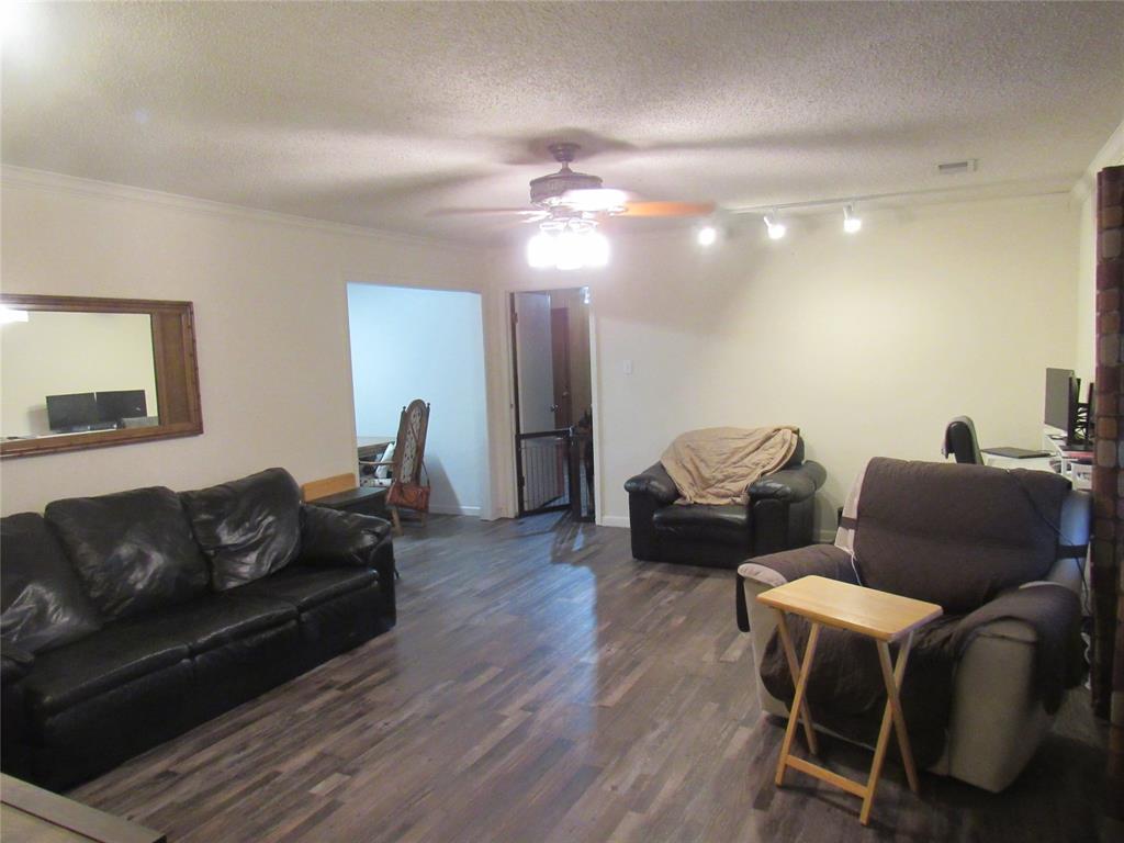 300 Thompson Street Property Photo 13