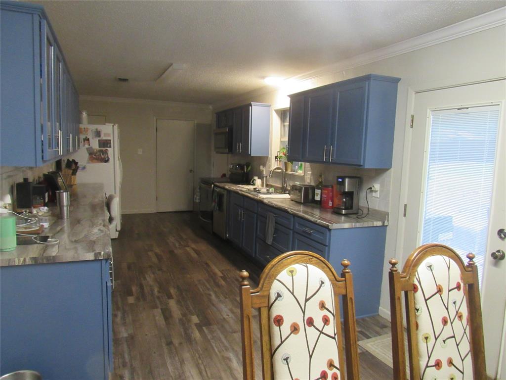 300 Thompson Street Property Photo 17