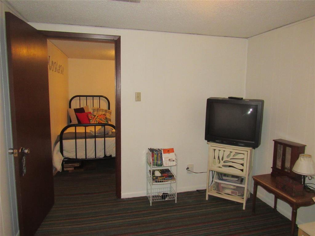 300 Thompson Street Property Photo 35