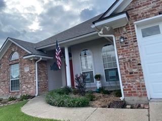 2233 Windsor Court Property Photo 2