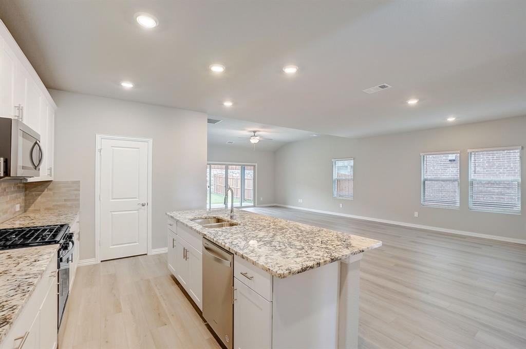 1318 Los Olmos Lane Property Photo 4