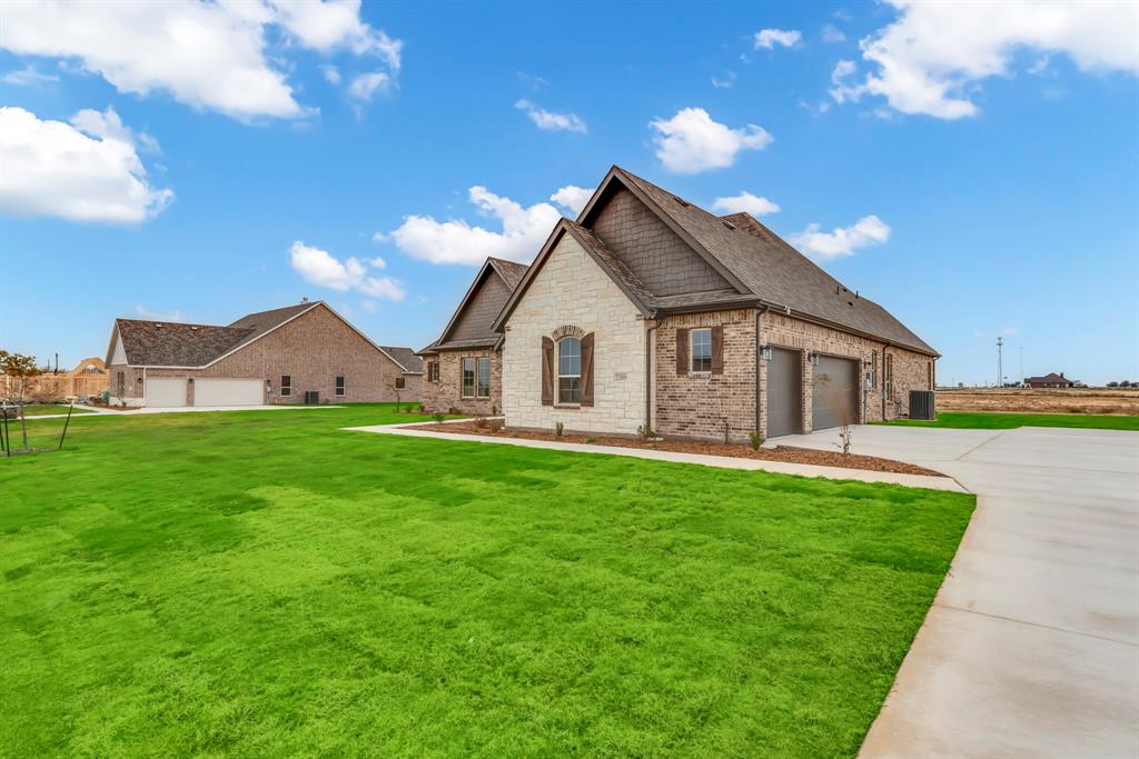 2209 Meteor Drive Property Photo 3