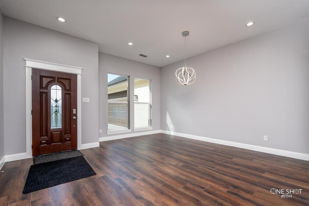 802 Waters Edge Drive Property Photo 6