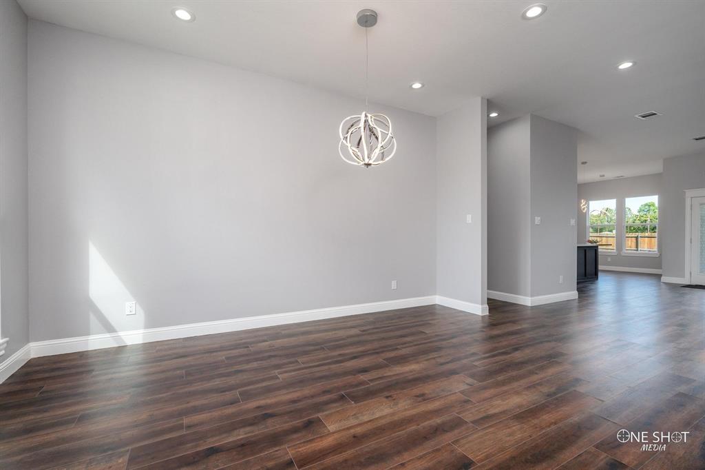 802 Waters Edge Drive Property Photo 8