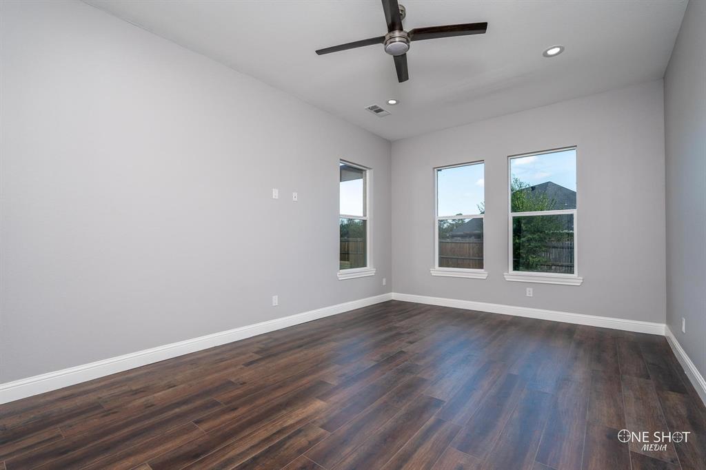 802 Waters Edge Drive Property Photo 20