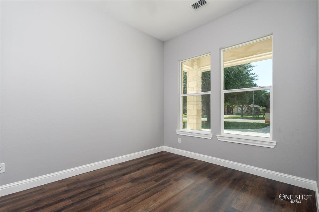 802 Waters Edge Drive Property Photo 21