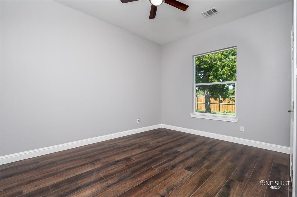 802 Waters Edge Drive Property Photo 30