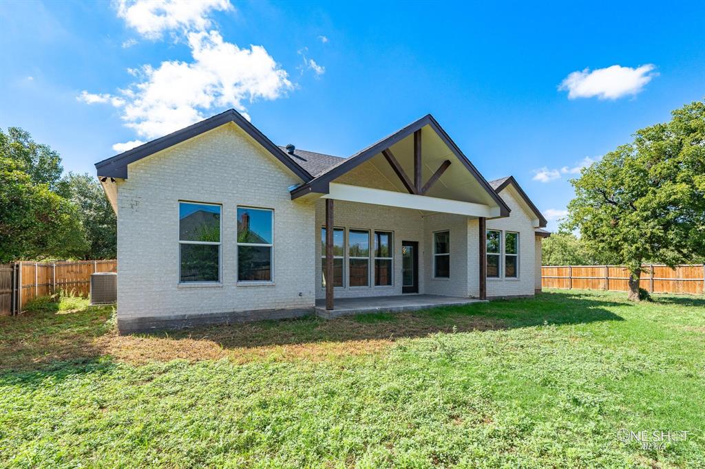 802 Waters Edge Drive Property Photo 40
