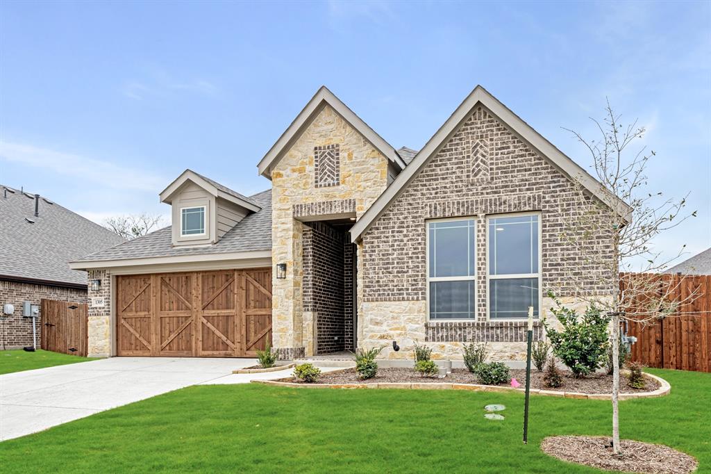 1305 Wrenwood Court Property Photo 3