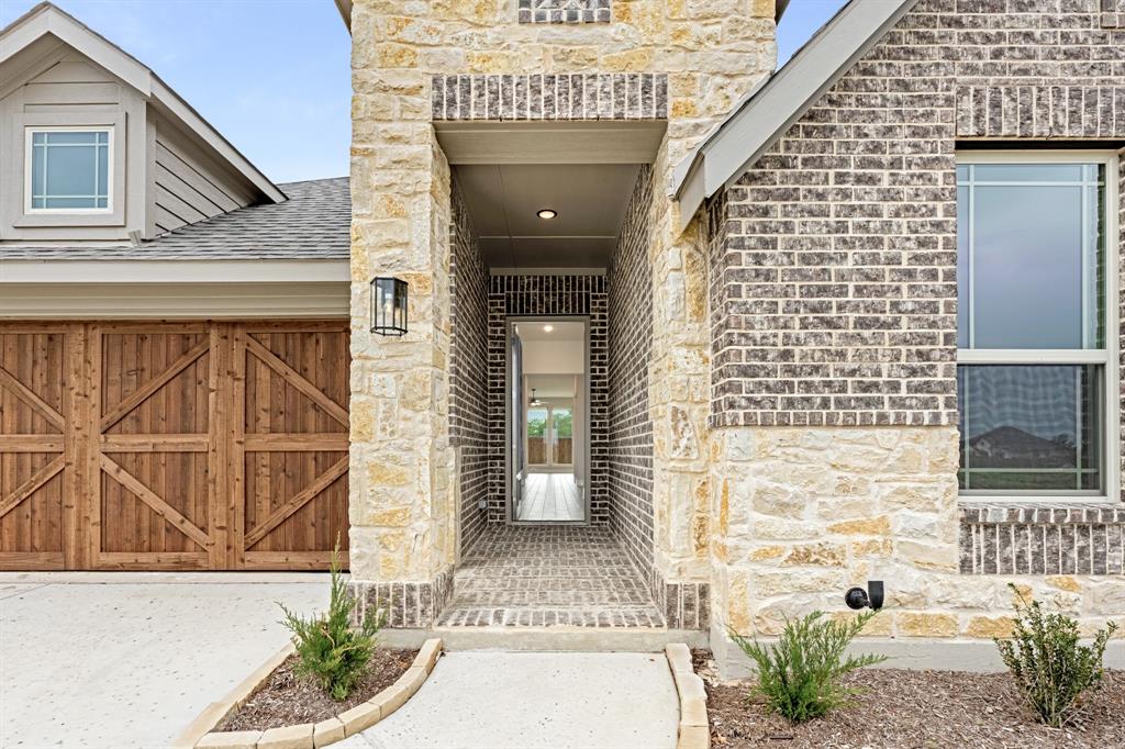 1305 Wrenwood Court Property Photo 4