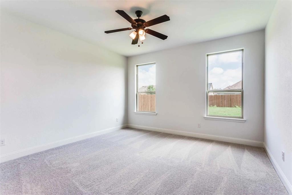 2617 Glasgow Way Property Photo 9
