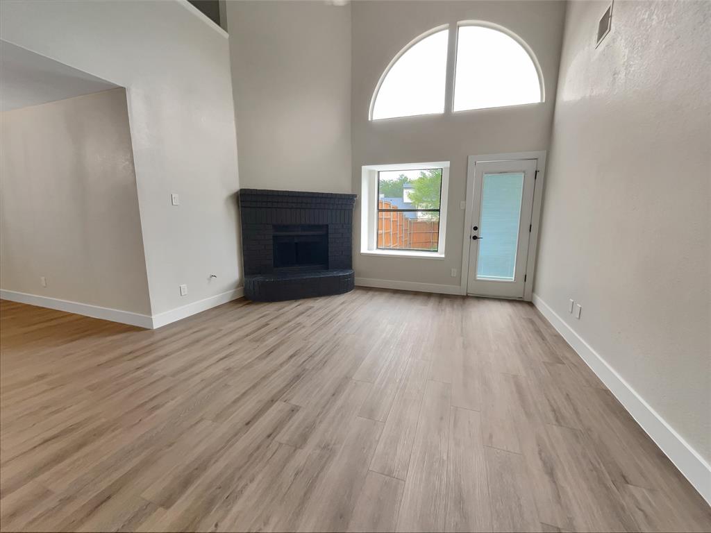 811 Fawn Valley Drive Property Photo 8