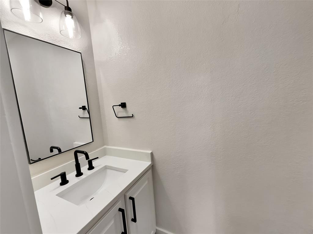 811 Fawn Valley Drive Property Photo 9